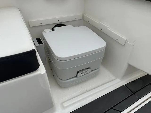 Slide: The Image of Bayliner D20 2025 - 22