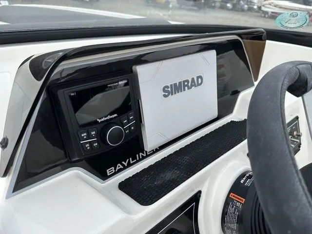 Slide: The Image of Bayliner D20 2025 - 28