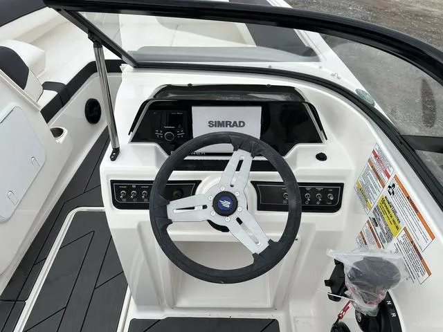 Slide: The Image of Bayliner D20 2025 - 29