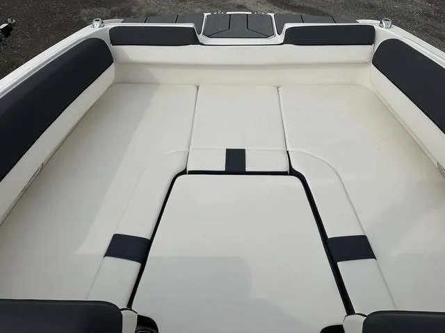 Slide: The Image of Bayliner D20 2025 - 42