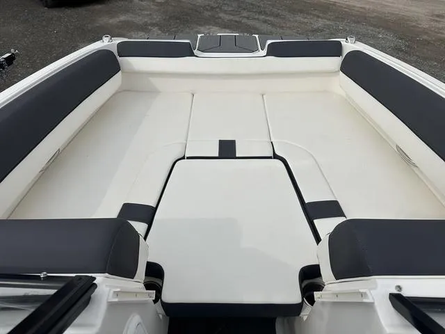 Slide: The Image of Bayliner D20 2025 - 45