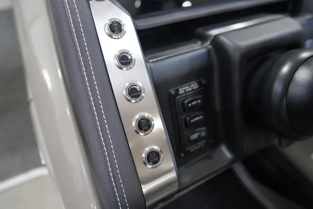 Slide: The Image of Barletta Lusso L25UC 2024 - 15