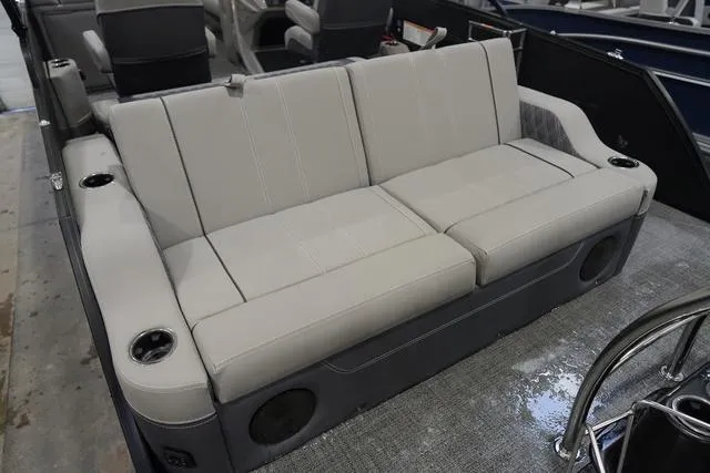 Slide: The Image of Barletta Lusso L25UC 2024 - 26