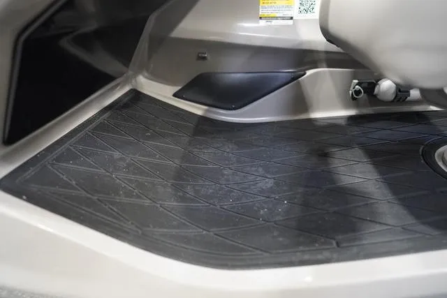 Slide: The Image of Barletta Lusso L25UC 2024 - 33