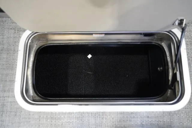 Slide: The Image of Barletta Lusso L25UC 2024 - 35