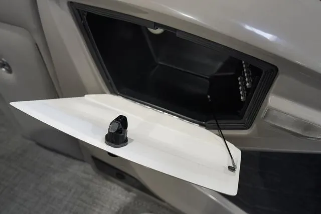 Slide: The Image of Barletta Lusso L25UC 2024 - 37