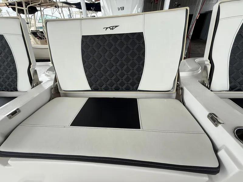 Slide: The Image of Tidewater 2700 Carolina Bay 2023 - 18