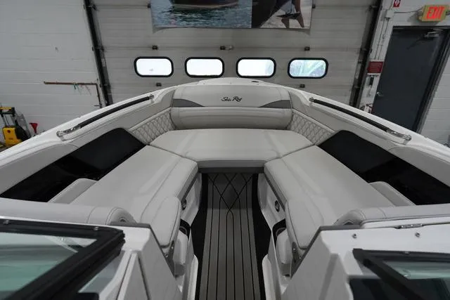 Slide: The Image of Sea Ray SLX 260 Surf 2024 - 14