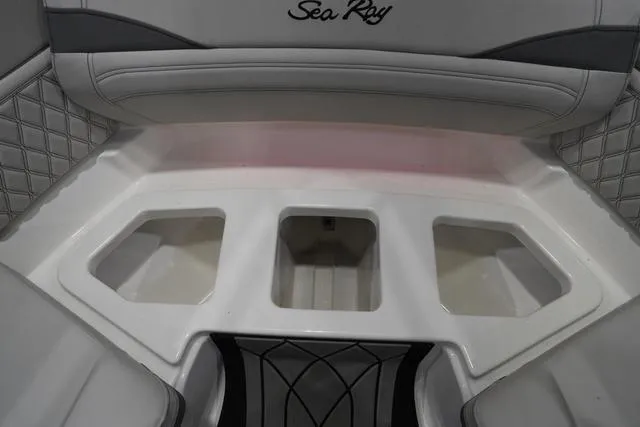 Slide: The Image of Sea Ray SLX 260 Surf 2024 - 15