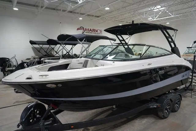 Slide: The Image of Sea Ray SLX 260 Surf 2024 - 2