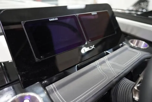 Slide: The Image of Sea Ray SLX 260 Surf 2024 - 25