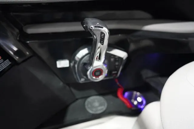 Slide: The Image of Sea Ray SLX 260 Surf 2024 - 26