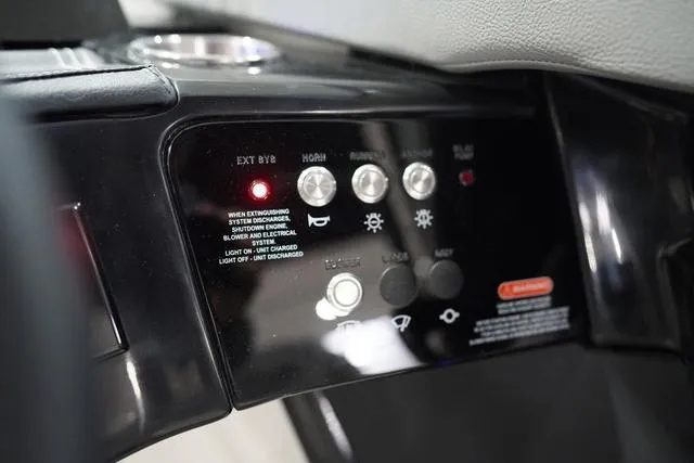 Slide: The Image of Sea Ray SLX 260 Surf 2024 - 28