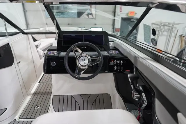 Slide: The Image of Sea Ray SLX 260 Surf 2024 - 30