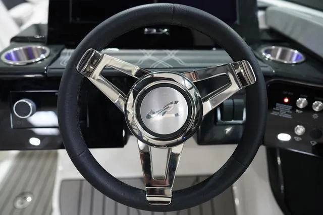 Slide: The Image of Sea Ray SLX 260 Surf 2024 - 32