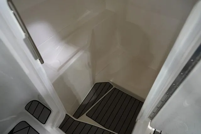 Slide: The Image of Sea Ray SLX 260 Surf 2024 - 36