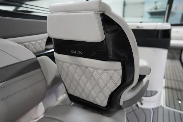 Slide: The Image of Sea Ray SLX 260 Surf 2024 - 40
