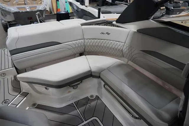 Slide: The Image of Sea Ray SLX 260 Surf 2024 - 42