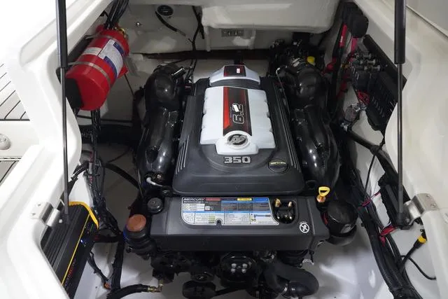 Slide: The Image of Sea Ray SLX 260 Surf 2024 - 52