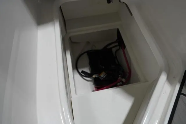 Slide: The Image of Sea Ray SLX 260 Surf 2024 - 56