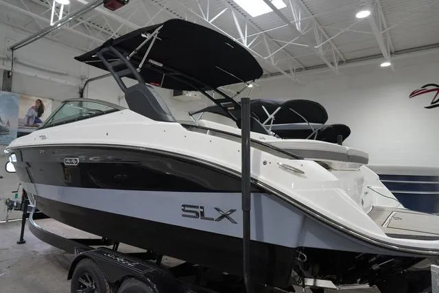Slide: The Image of Sea Ray SLX 260 Surf 2024 - 6