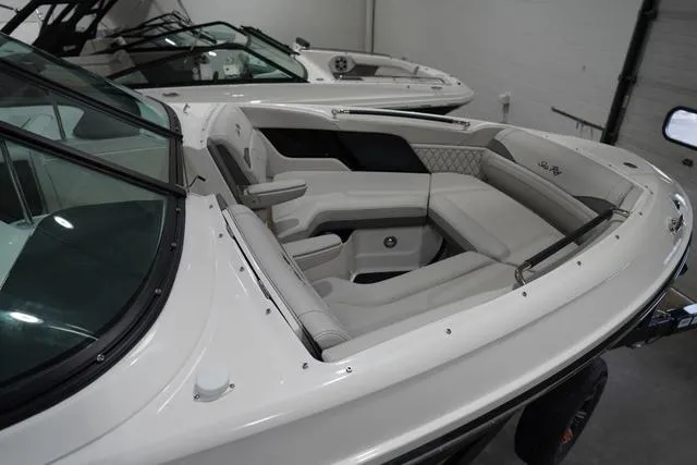 Slide: The Image of Sea Ray SLX 260 Surf 2024 - 65
