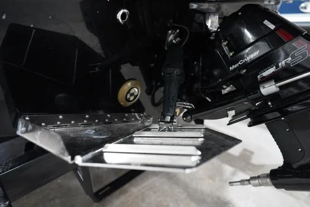 Slide: The Image of Sea Ray SLX 260 Surf 2024 - 66