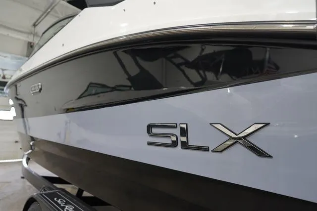 Slide: The Image of Sea Ray SLX 260 Surf 2024 - 8