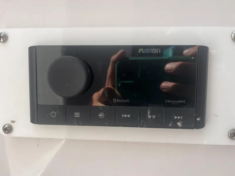 Slide: The Image of Fusion marine stereo system on a 2006 Southport 28 Center Console boat. - 14