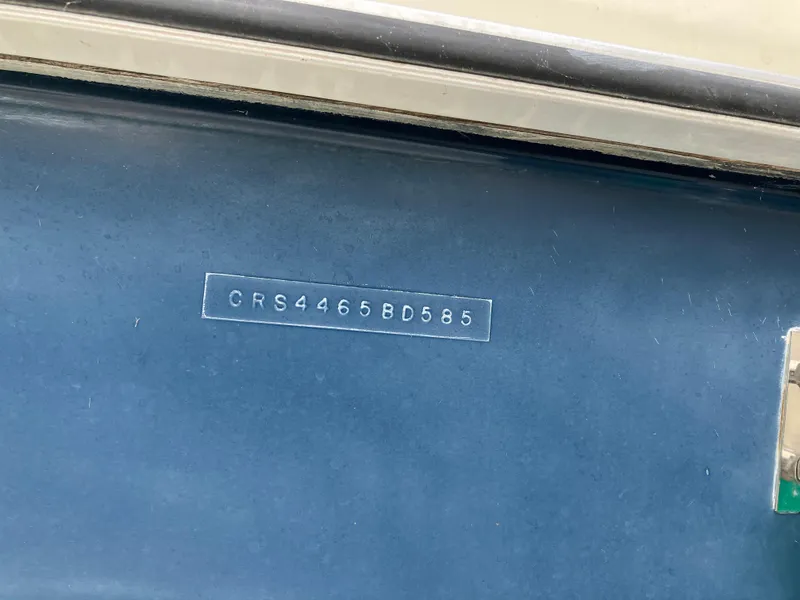 Slide: The Image of 1985 Cruisers 336 Ultra Vee boat hull identification number CRS4465BD585. - 2