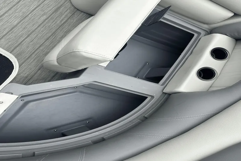 Slide: The Image of Sylvan MIRAGE 822LZ 2019 - 14