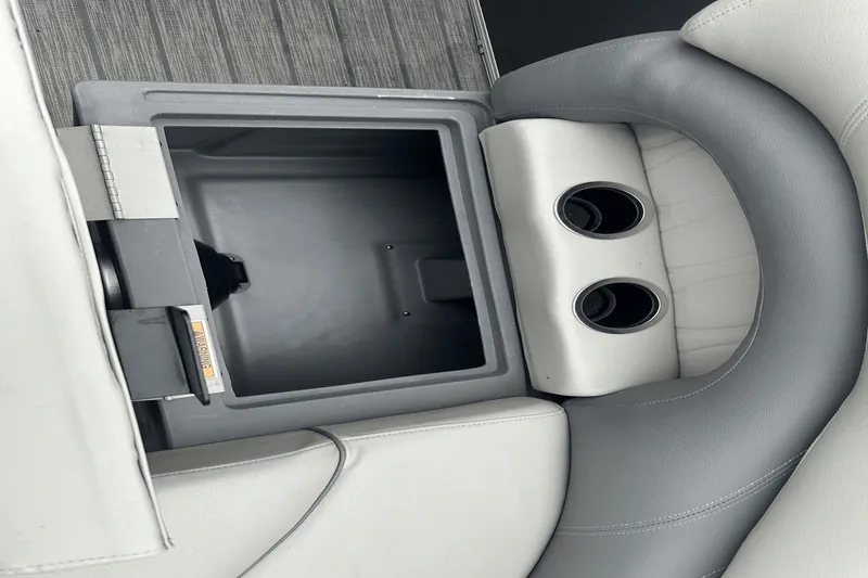 Slide: The Image of Sylvan MIRAGE 822LZ 2019 - 16