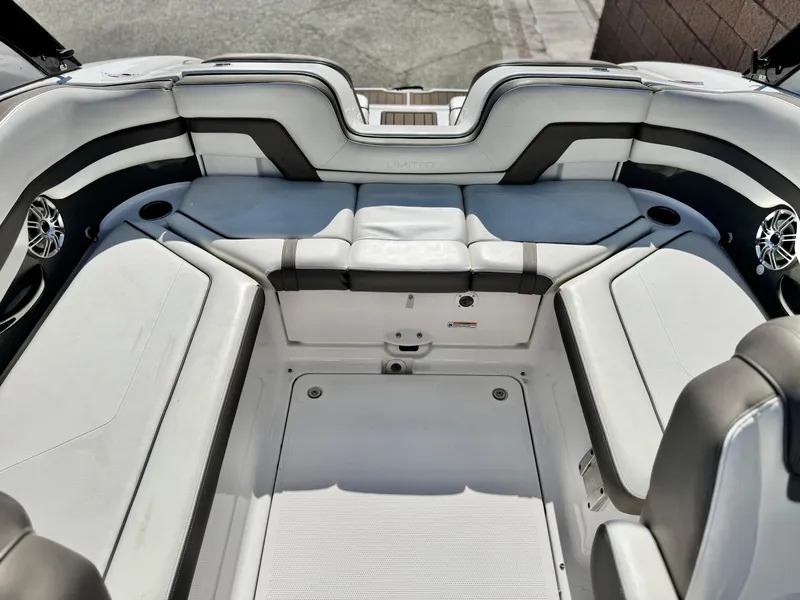 Slide: The Image of 2016 Yamaha Boats 242 Limited E-Series interior with spacious seating and modern design. - 22