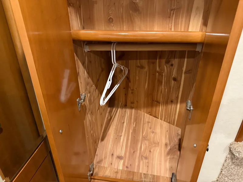 Slide: The Image of Carver 43 Motor Yacht 2006 - 62