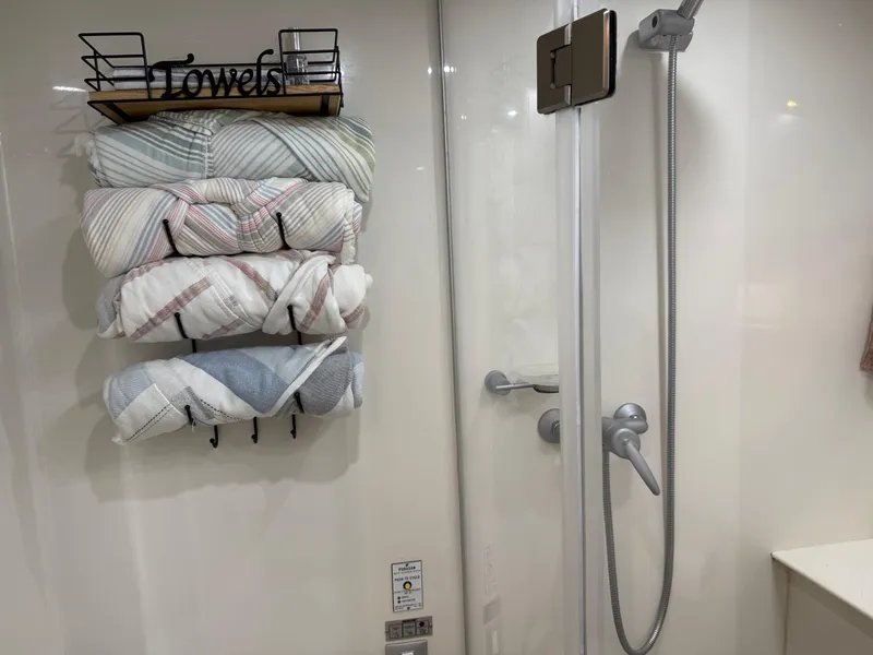 Slide: The Image of Carver 43 Motor Yacht 2006 - 65