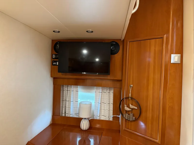 Slide: The Image of Carver 43 Motor Yacht 2006 - 71