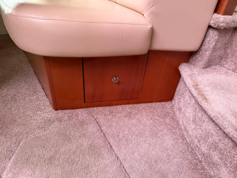 Slide: The Image of Carver 43 Motor Yacht 2006 - 85