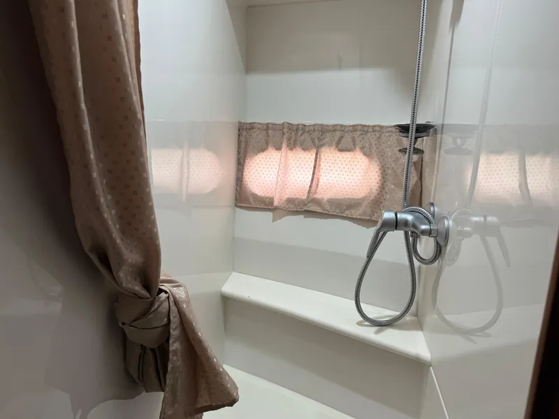 Slide: The Image of Carver 43 Motor Yacht 2006 - 86