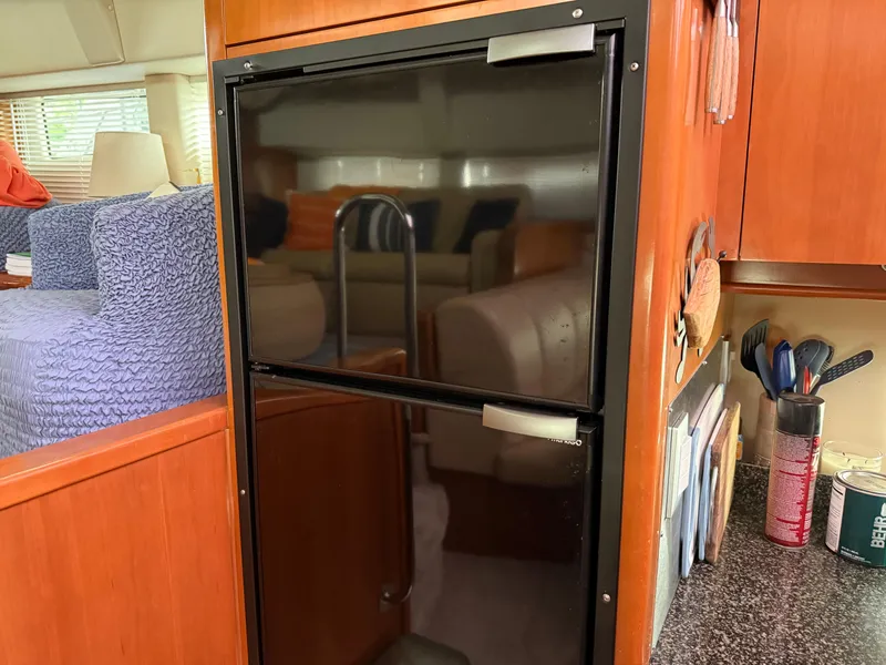 Slide: The Image of Carver 43 Motor Yacht 2006 - 93