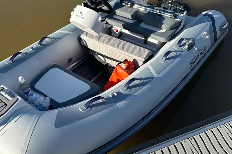 Slide: The Image of Carver Yachts 43 Motor Yacht 2006 - 110