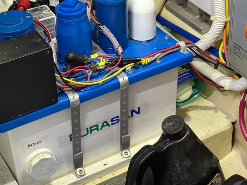 Slide: The Image of Carver Yachts 43 Motor Yacht 2006 - 51