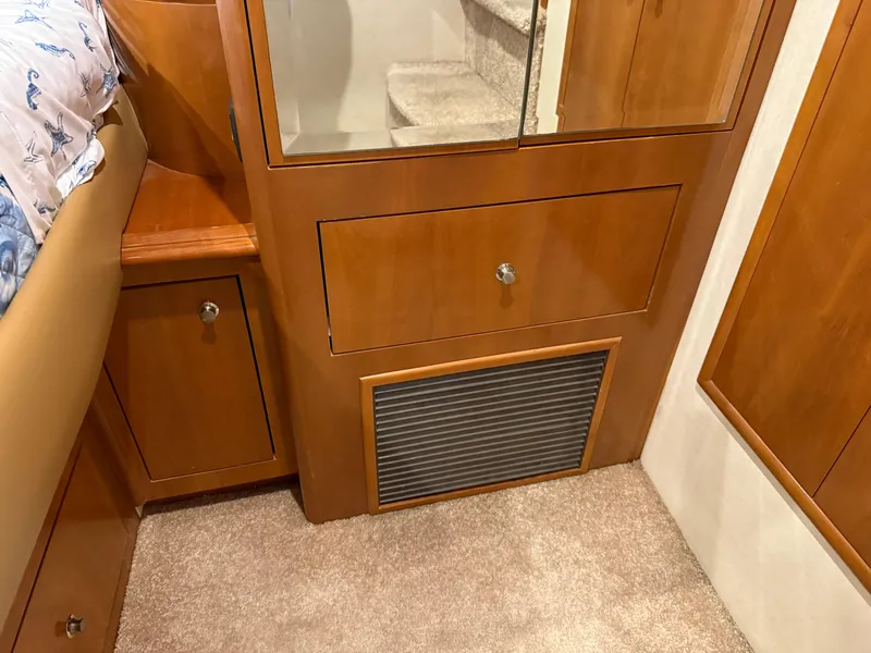 Slide: The Image of Carver Yachts 43 Motor Yacht 2006 - 60