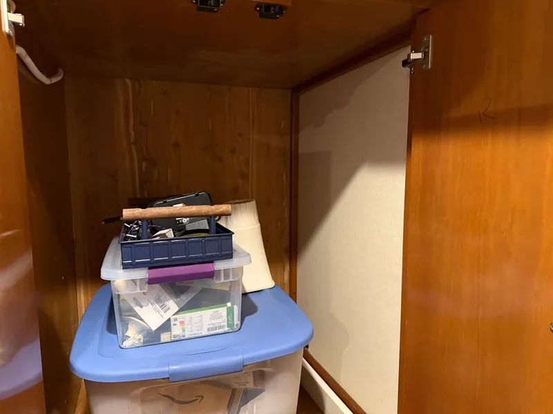 Slide: The Image of Carver Yachts 43 Motor Yacht 2006 - 61