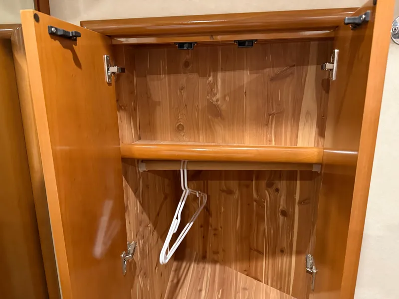 Slide: The Image of Carver Yachts 43 Motor Yacht 2006 - 63