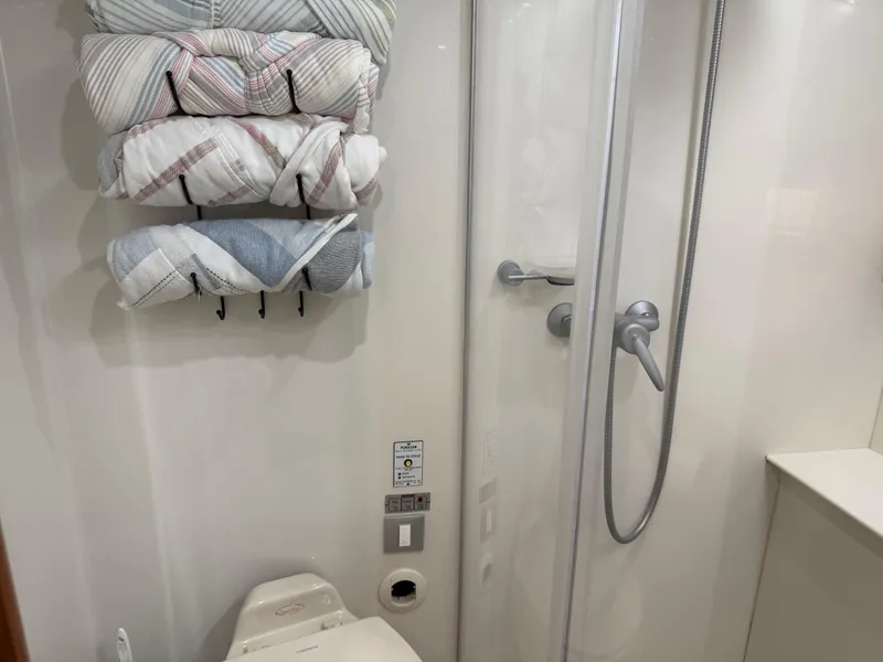 Slide: The Image of Carver Yachts 43 Motor Yacht 2006 - 64