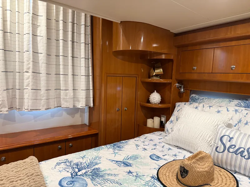 Slide: The Image of Carver Yachts 43 Motor Yacht 2006 - 73