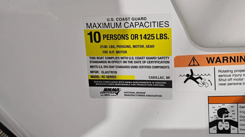 Slide: The Image of 2022 Glastron GTD 180 capacity label: 10 persons or 1425 lbs, 150 HP motor. - 20