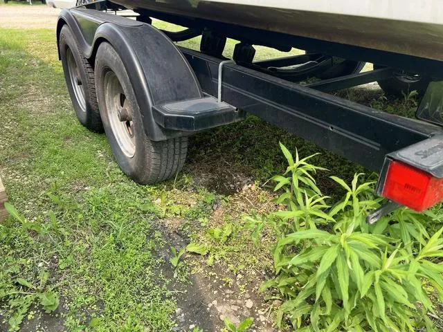 Slide: The Image of Sea Ray 240 Sundeck 2003 - 13