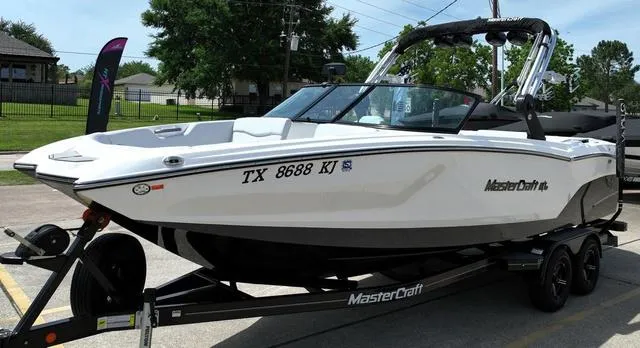 Slide: The Image of MasterCraft NXT24 2021 - 1
