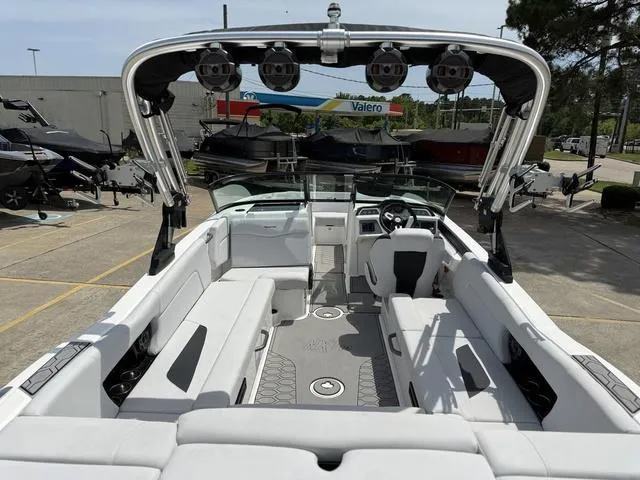Slide: The Image of MasterCraft NXT24 2021 - 13
